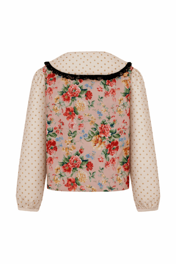 Espalda de camisa de flores y lunares con detalle de encaje negro en cuello