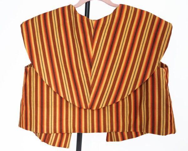 Chaleco de algodón lino con rayas calidas y botones dorados vintage